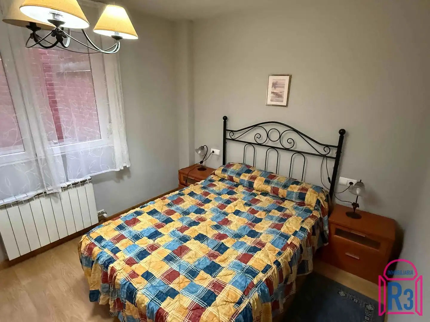 Dormitori de Apartament de lloguer en Villaquilambre amb Calefacció, Traster i Moblat