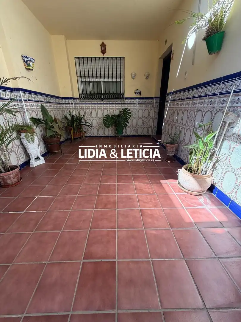 Vista exterior de Casa adosada en venda en Alcalá de Guadaira
