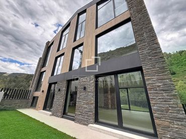 Xalet amb jardí en venda a Pal - Xixerella
