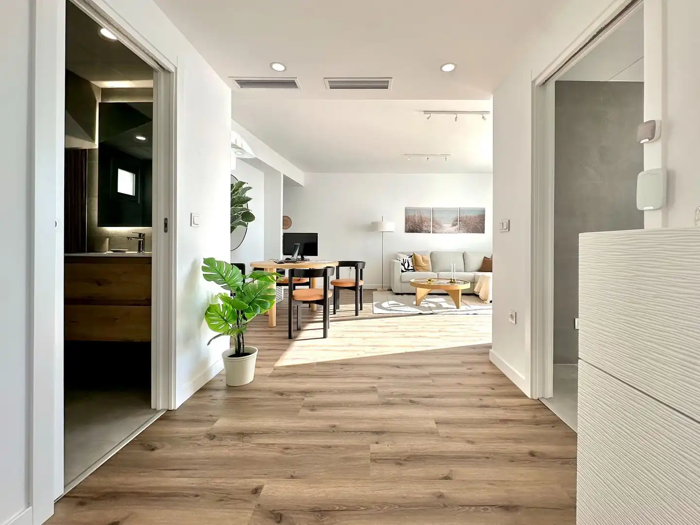 Wohnzimmer von Dachboden zum Verkauf in Almuñécar mit Klimaanlage, Terrasse und Schwimmbad
