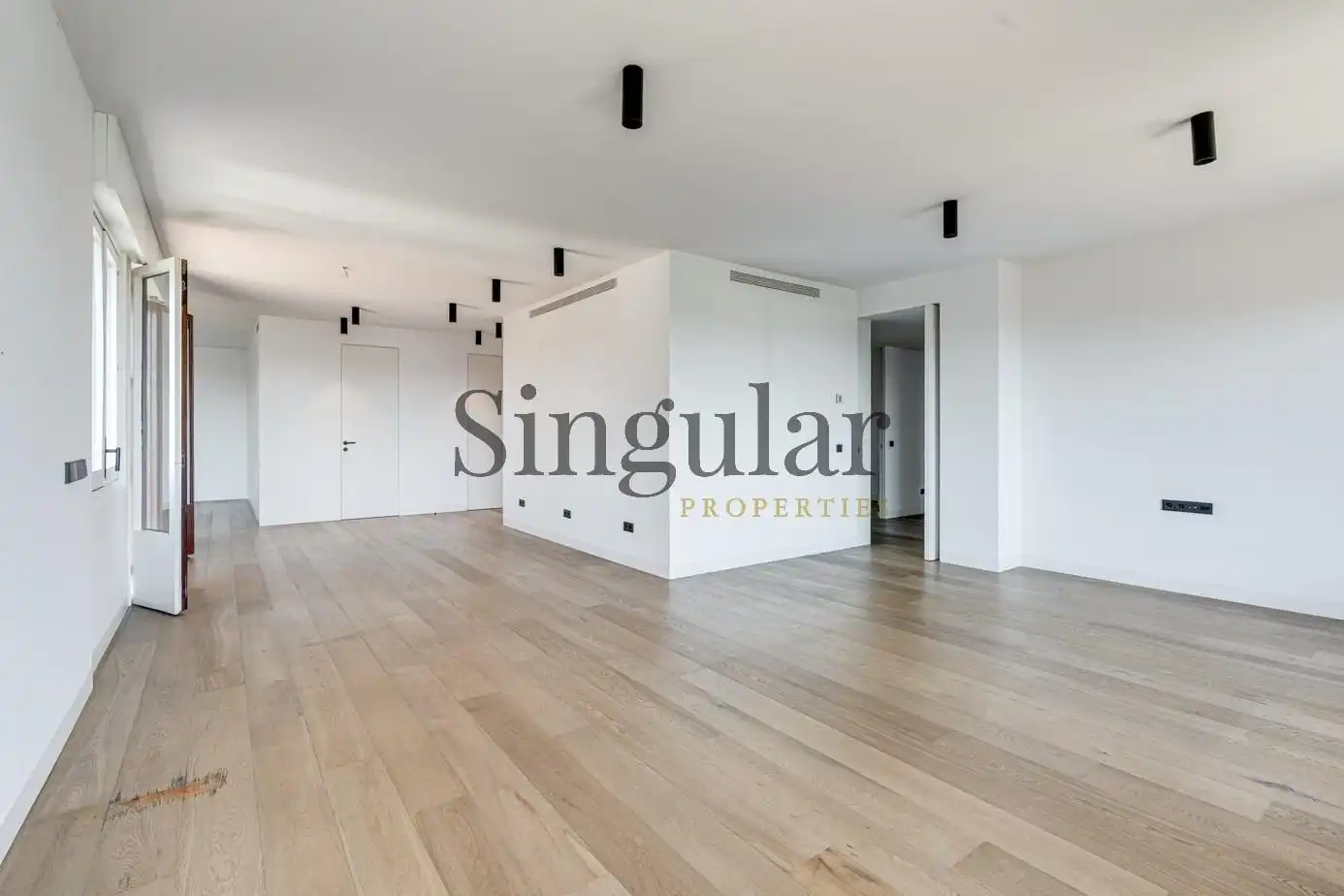 Living room of Flat for rent in Barcelona  with Heating, Private garden and Terrace