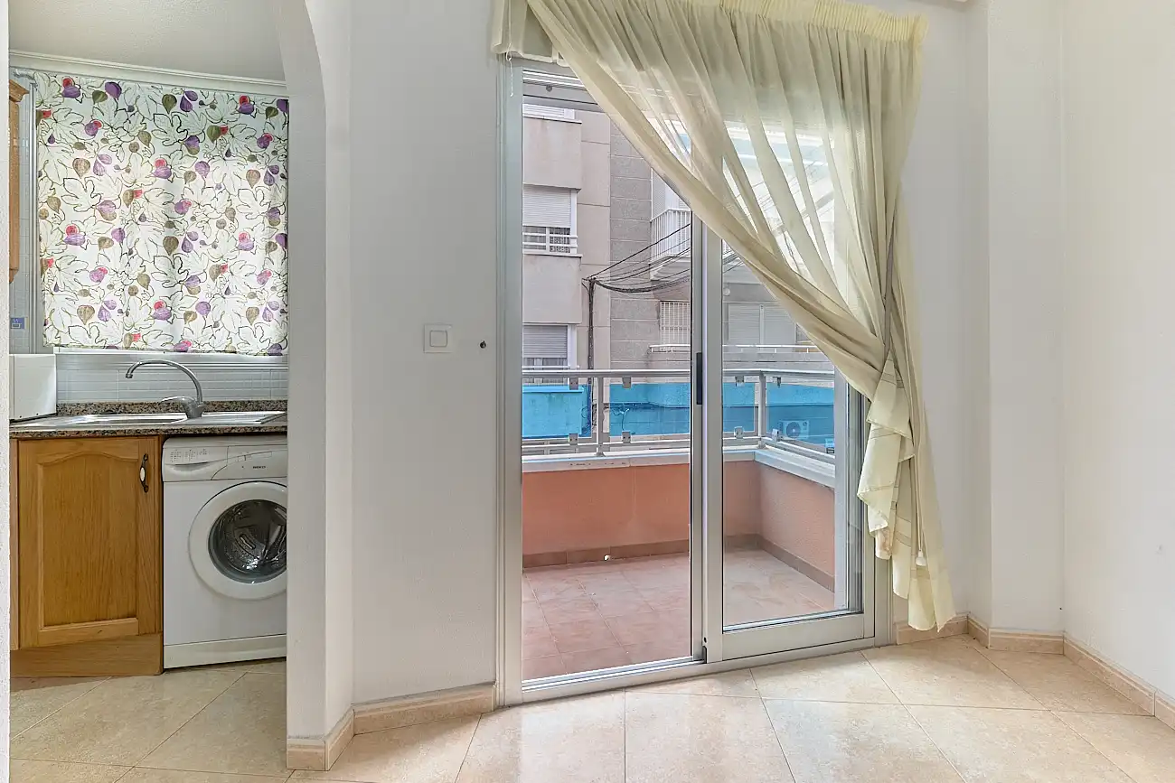 Apartamento en venta en Calle Almudena, Antonio Machado