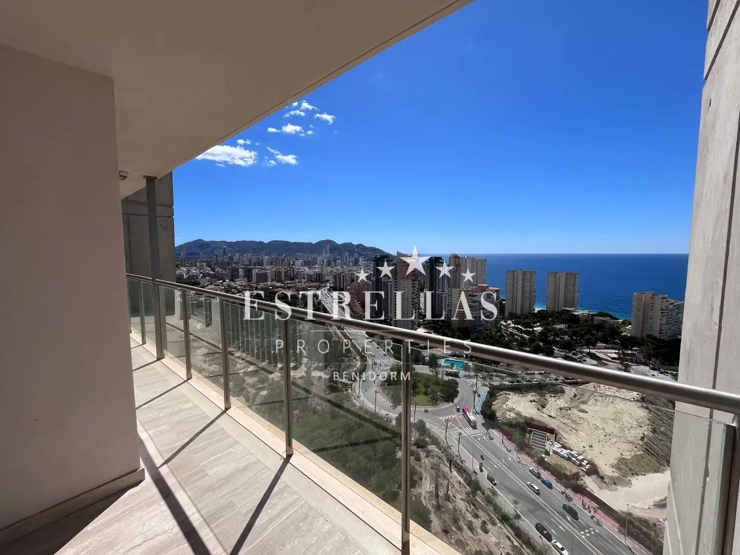 Apartament amb terrassa en venda a Via Parque, imagen 2