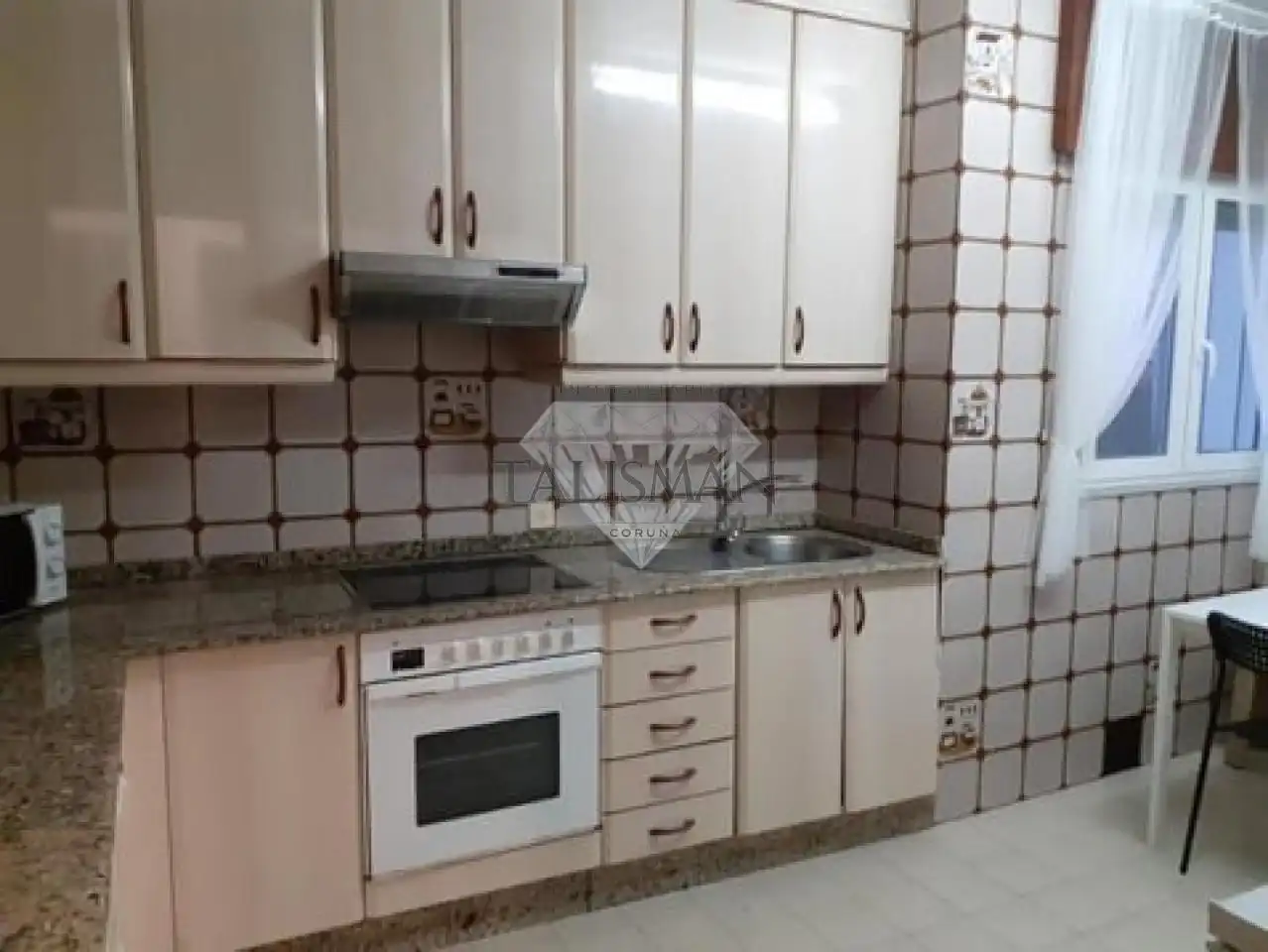Cocina de Piso en venta en Vilagarcía de Arousa con Trastero, Amueblado y Balcón