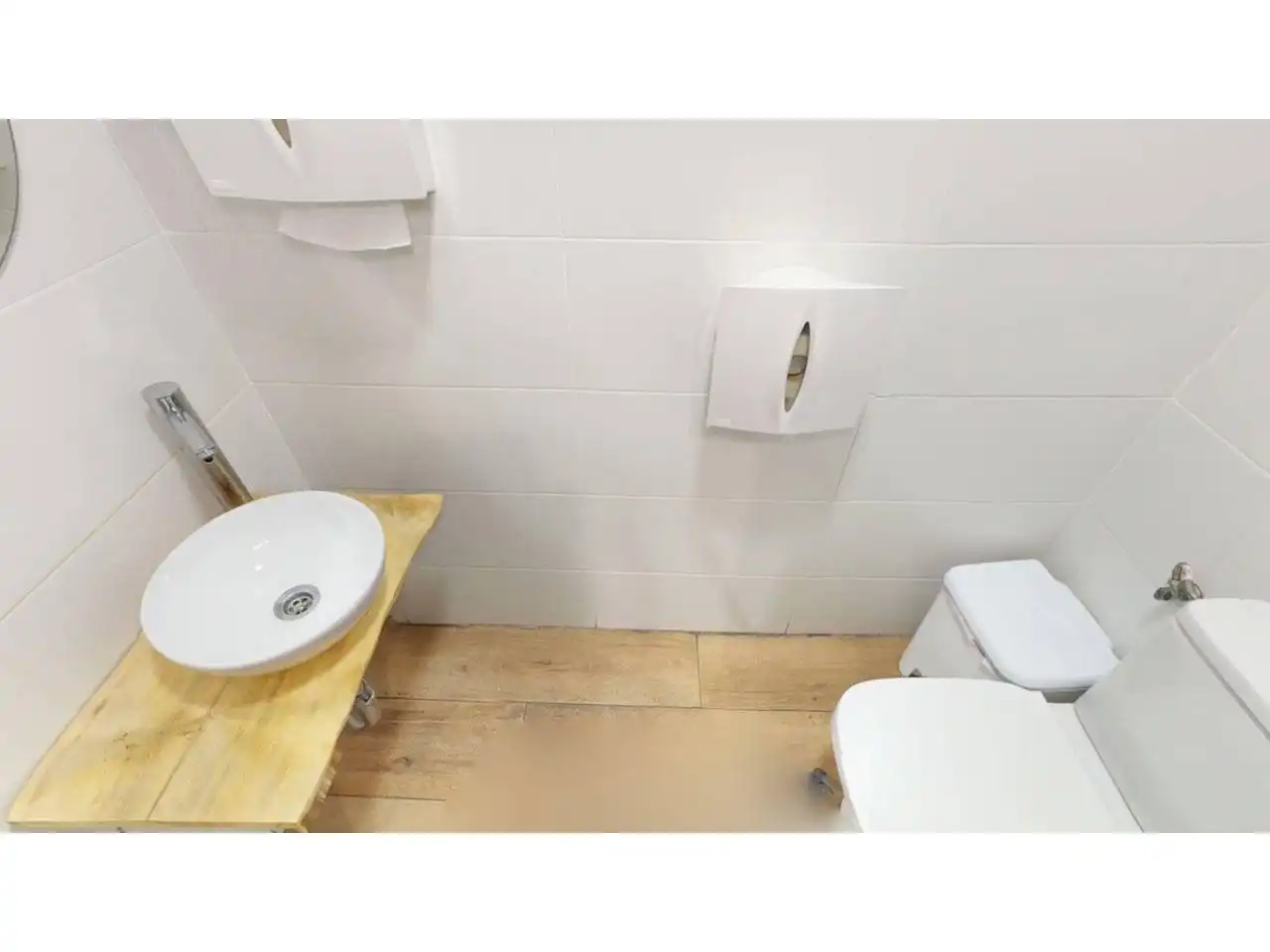 Baño de Local en traspaso en Caravaca de la Cruz con Aire acondicionado