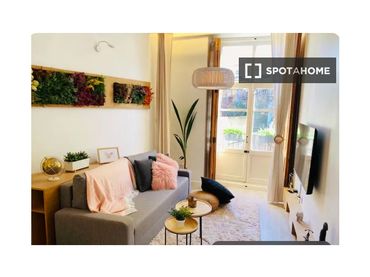 Appartamento con balcone in affitto a Extramurs