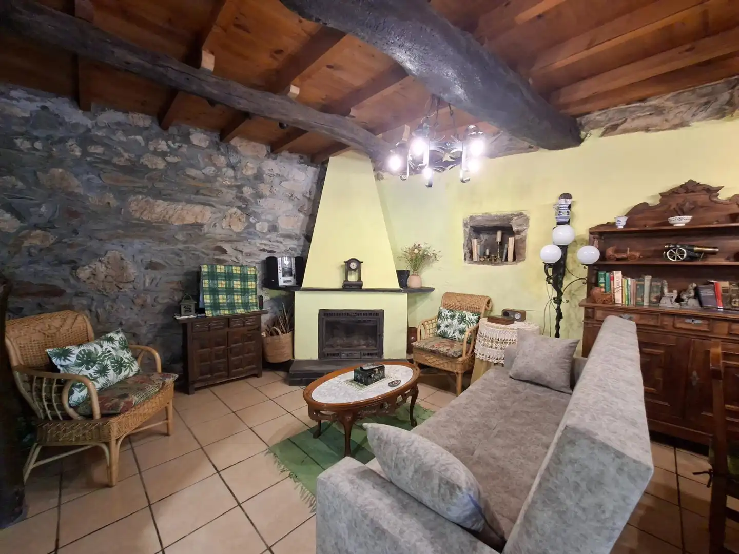 Sala d'estar de Finca rústica en venda en Borrenes amb Terrassa i Balcó