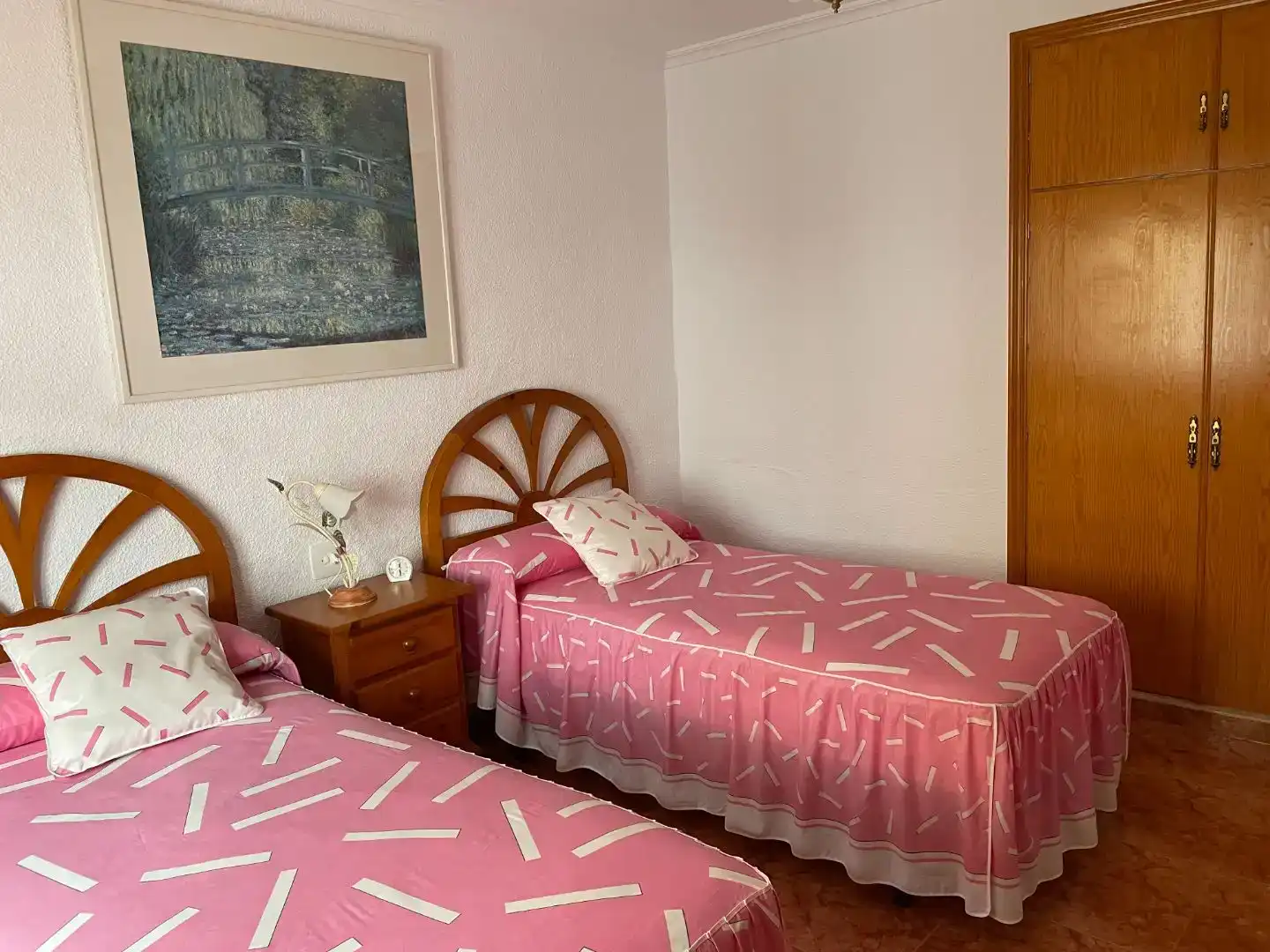Habitación de Casa adosada en venta en Fuentealbilla con Aire acondicionado, Trastero y Amueblado