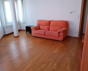 Living room of Flat for sale in  Zaragoza Capital  with Air Conditioner, Heating and Furnished