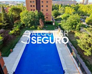 Piscina de Pis de lloguer en Fuenlabrada amb Piscina