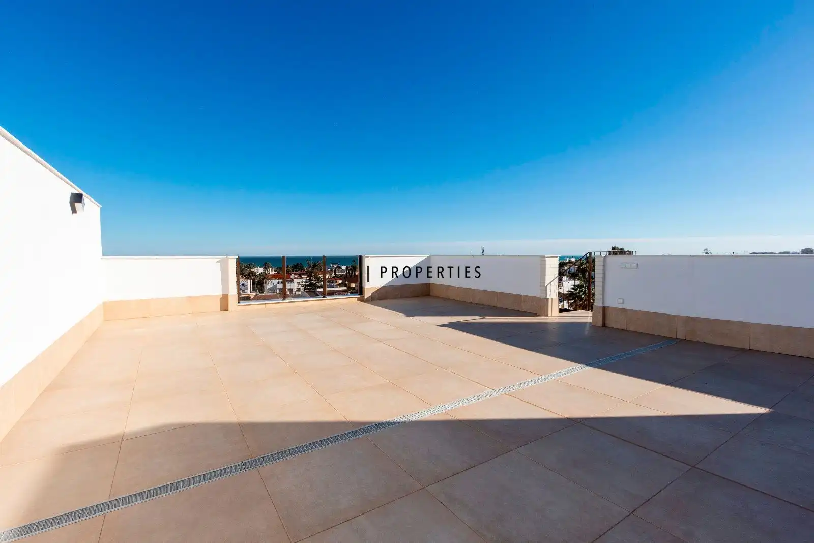 Terrace of Attic for rent in Sagunto / Sagunt  with Air Conditioner, Heating and Parquet flooring