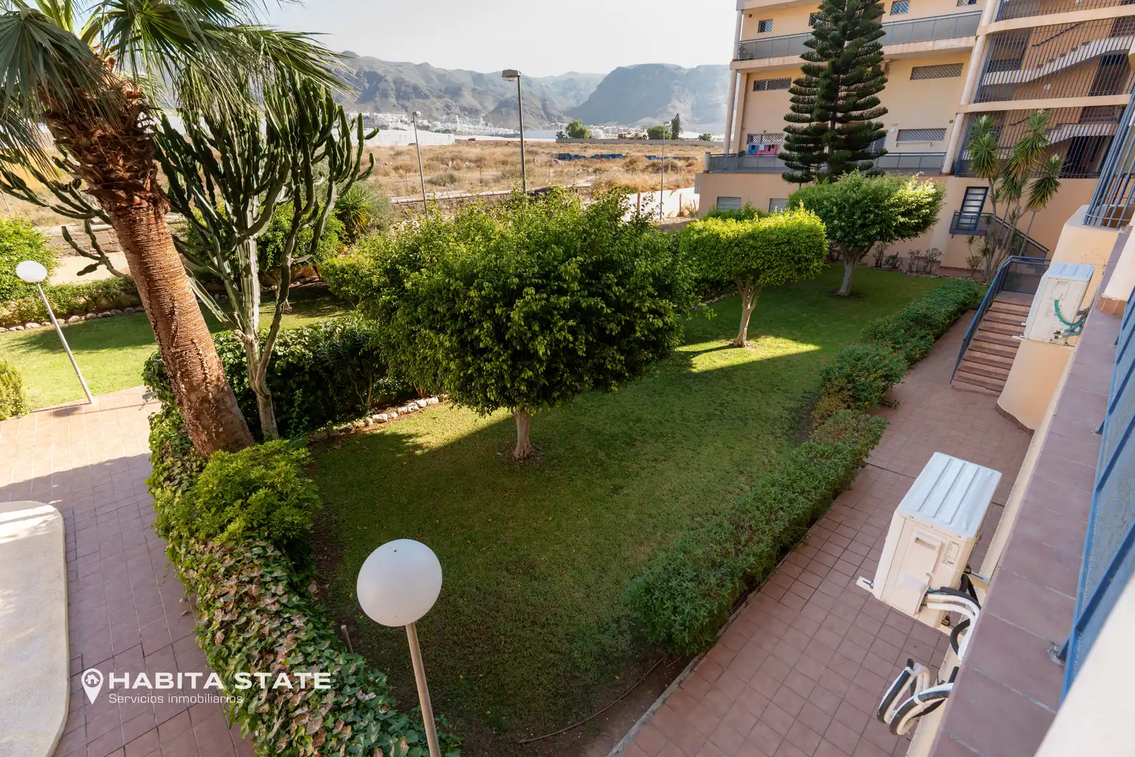 Terraza de Piso en venta en Roquetas de Mar con Aire acondicionado, Amueblado y Balcón