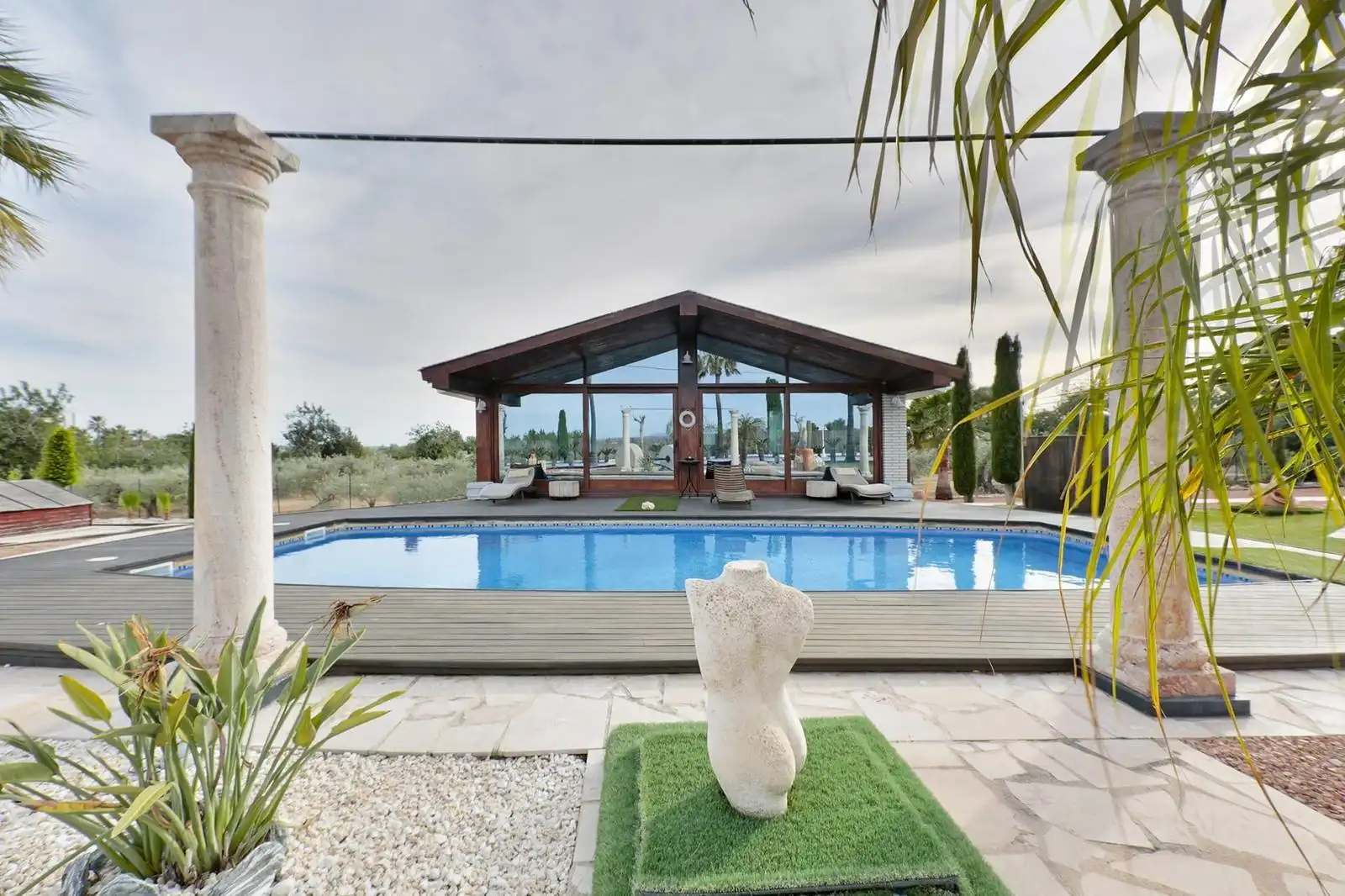 Piscina de Casa o xalet en venda en Valladolid amb Aire condicionat, Calefacció i Jardí privat