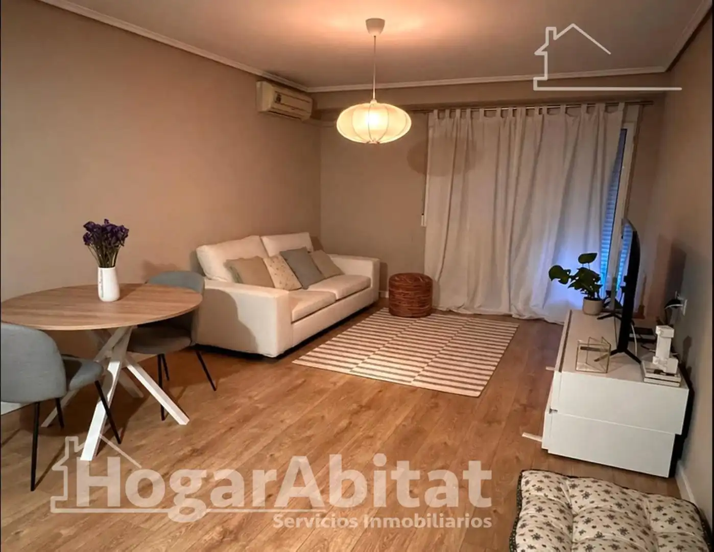 Sala de estar de Piso en venta en Paterna con Aire acondicionado y Balcón