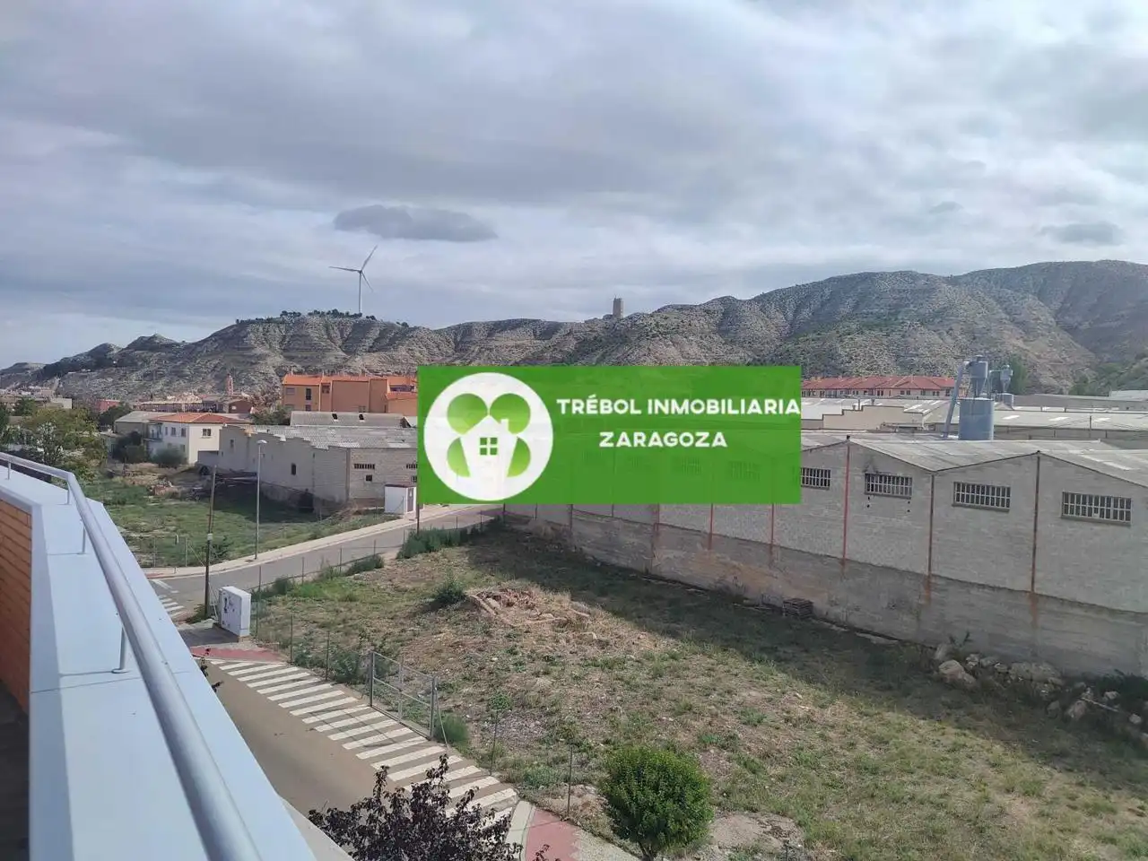 Vista exterior de Piso en venta en Cadrete con Aire acondicionado, Calefacción y Terraza