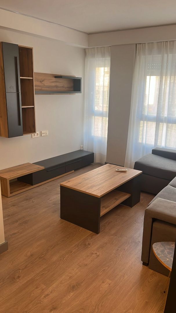 Sala d'estar de Pis de lloguer en  Zaragoza Capital amb Calefacció, Parquet i Moblat
