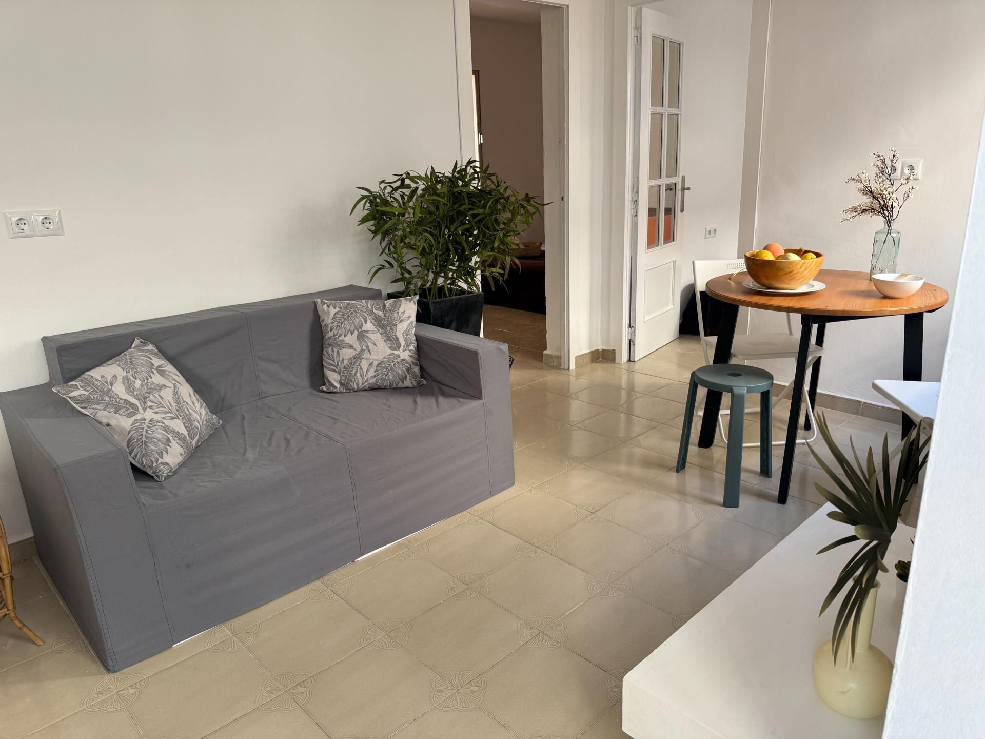 Sala d'estar de Pis en venda en  Almería Capital amb Balcó i Alarma