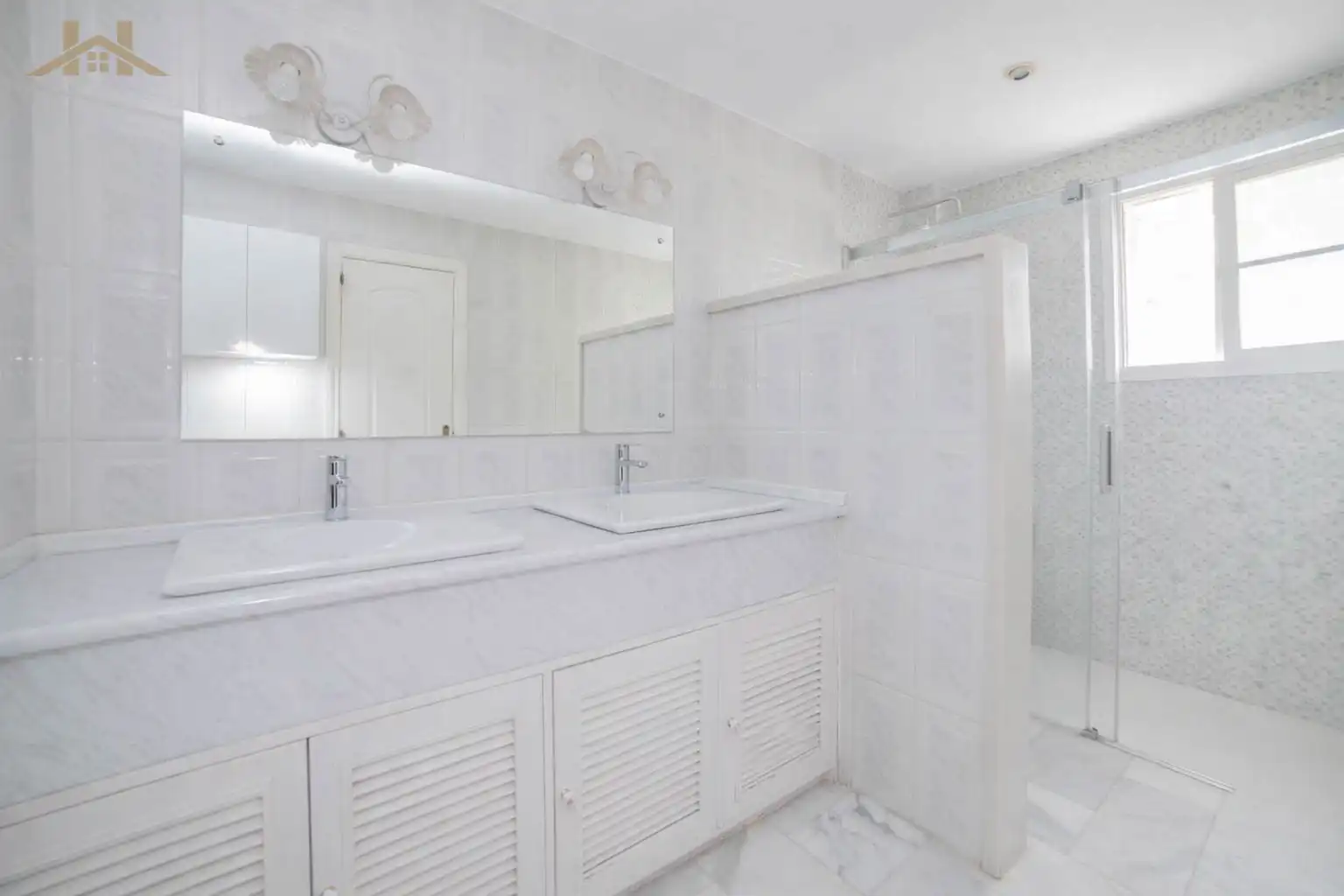 Baño de Casa adosada en venta en Torrelodones con Amueblado