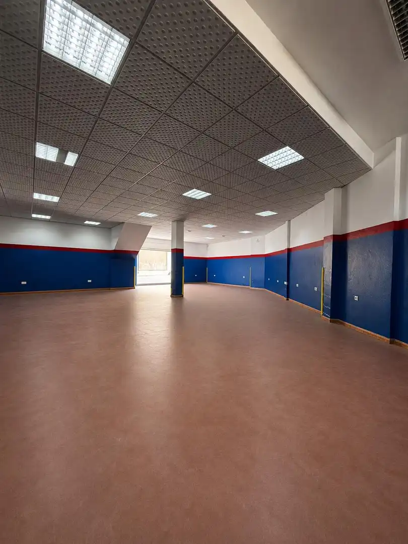 Local comercial en venda a Los Barrios, imagen 4