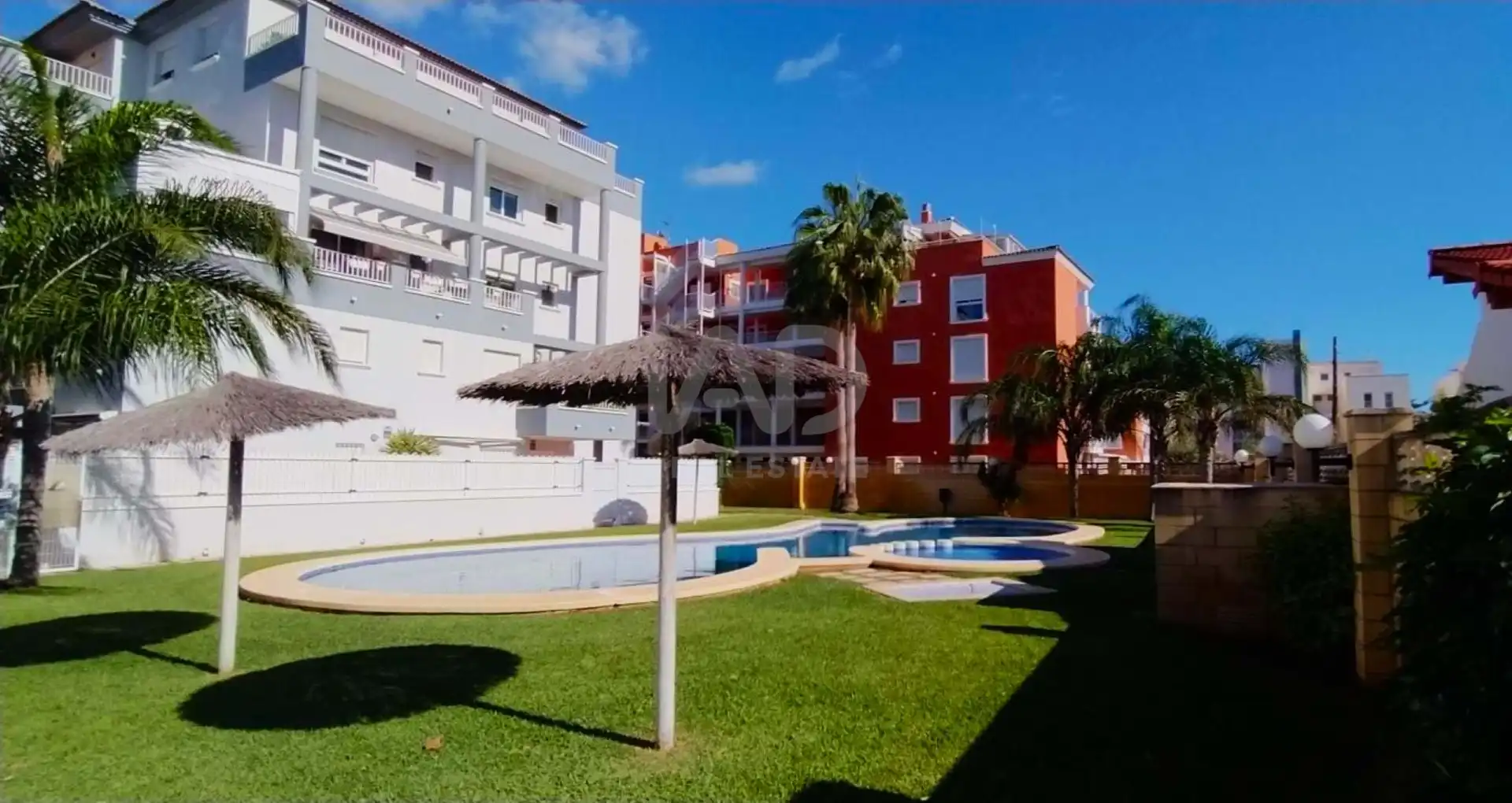 Außenansicht von Wohnung zum Verkauf in Dénia mit Terrasse und Schwimmbad