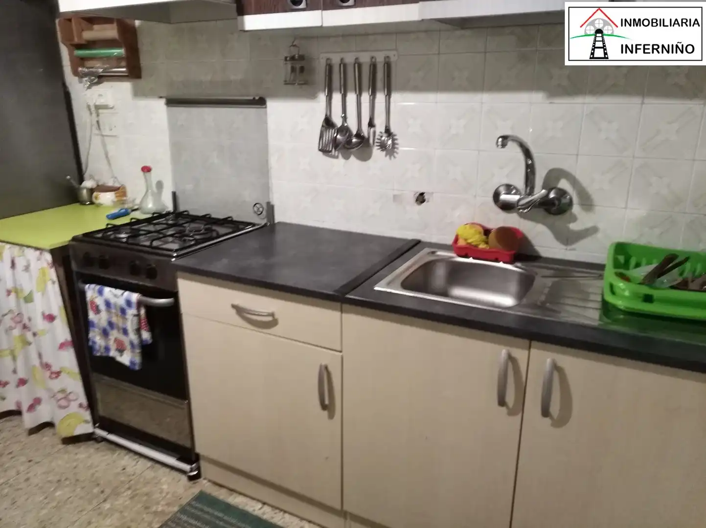 Cocina de Piso en venta en Ferrol con Terraza, Trastero y Amueblado