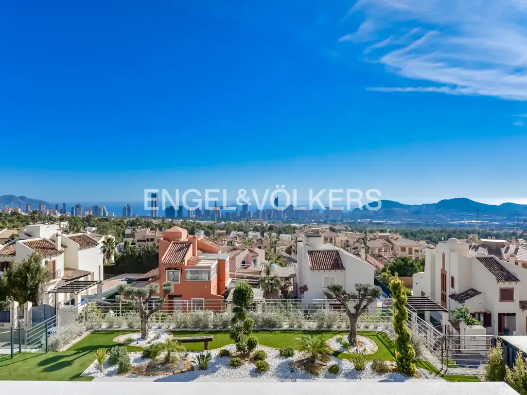 Casa con piscina en venta en Golf Bahía, imagen 4