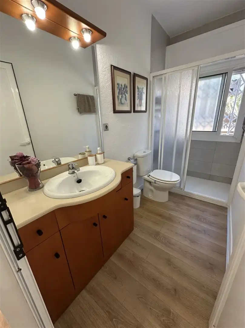 Baño de Planta baja de alquiler en Cambrils con Terraza, Trastero y Amueblado