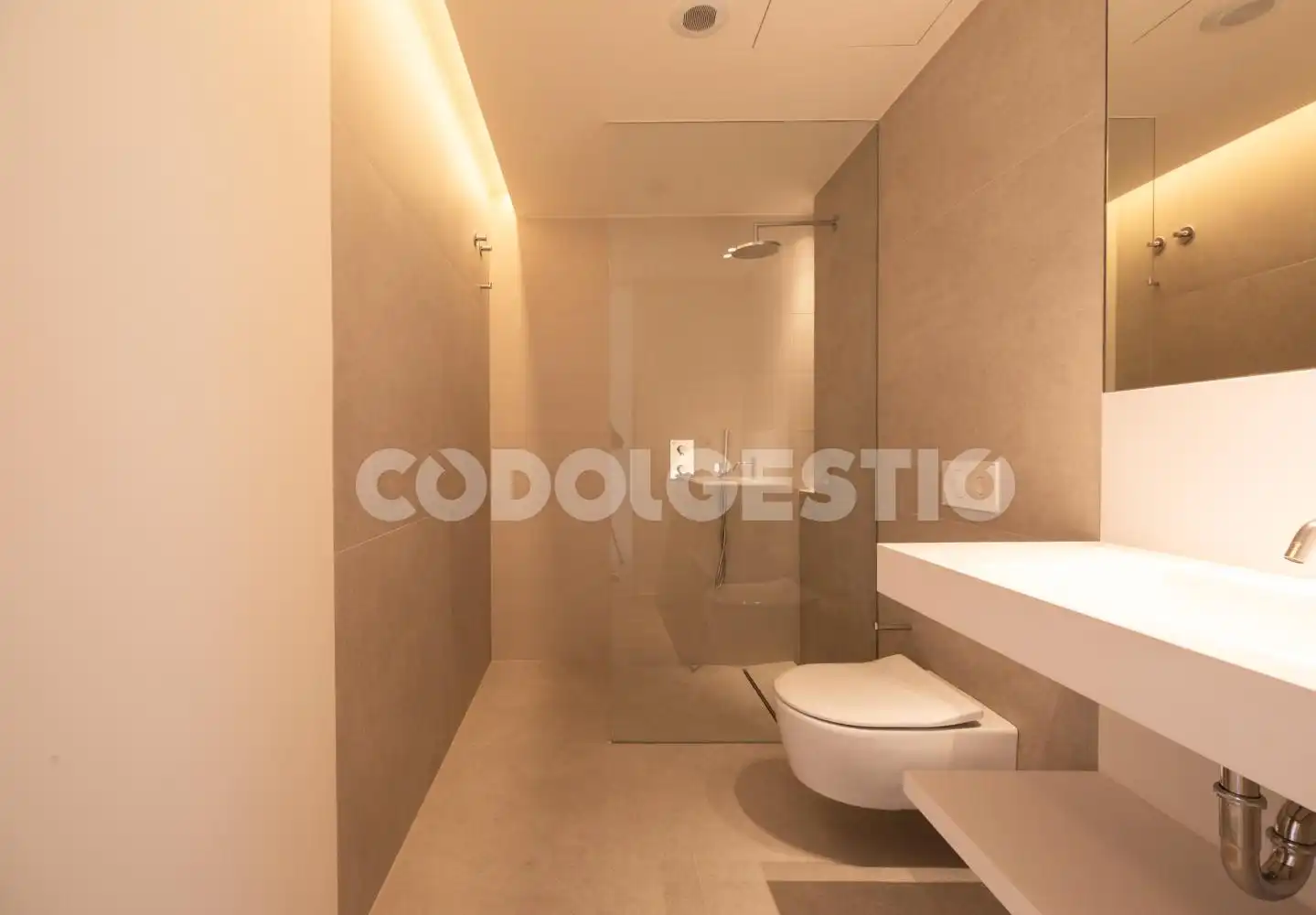 Baño de Piso en venta en Vic con Terraza