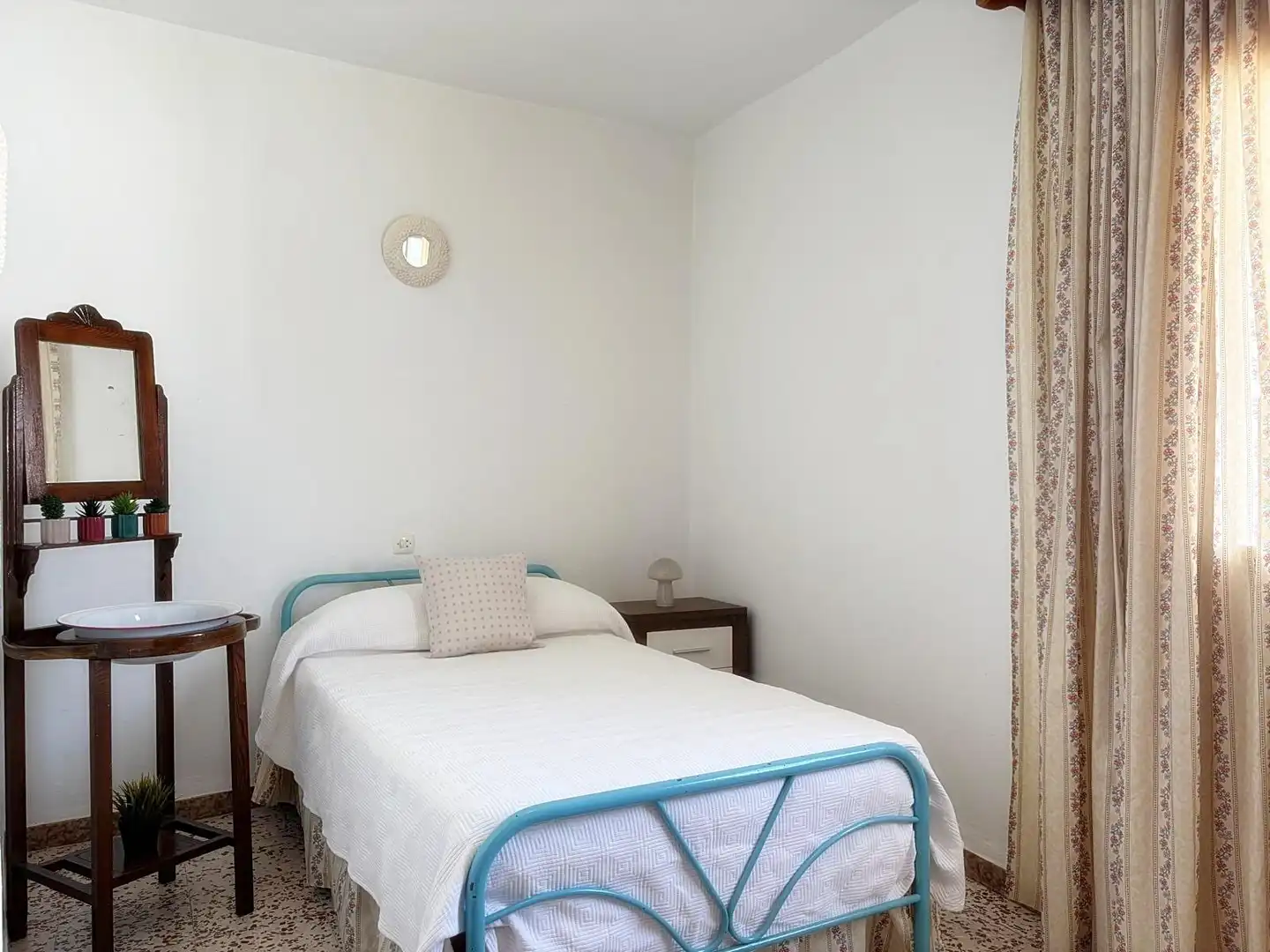 Habitación de Finca rústica en venta en Yunquera con Jardín privado, Terraza y Balcón