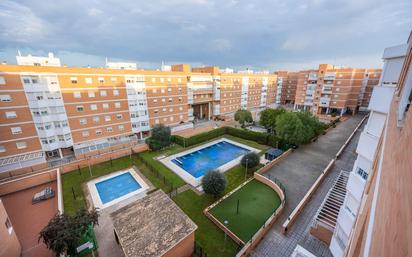 Vista exterior de Pis en venda en  Sevilla Capital amb Aire condicionat, Calefacció i Parquet