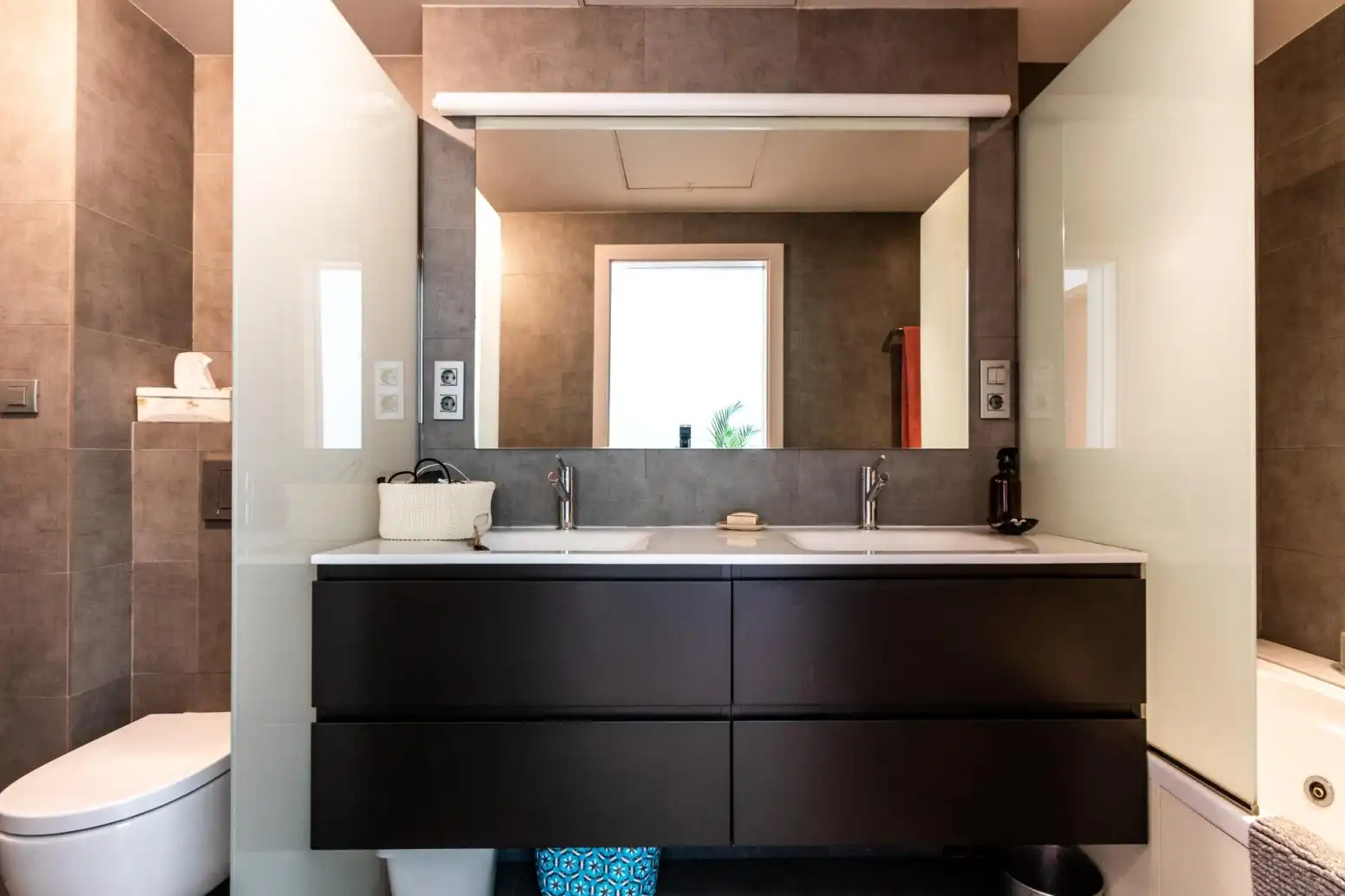Baño de Casa adosada en venta en Terrassa con Calefacción, Parquet y Terraza