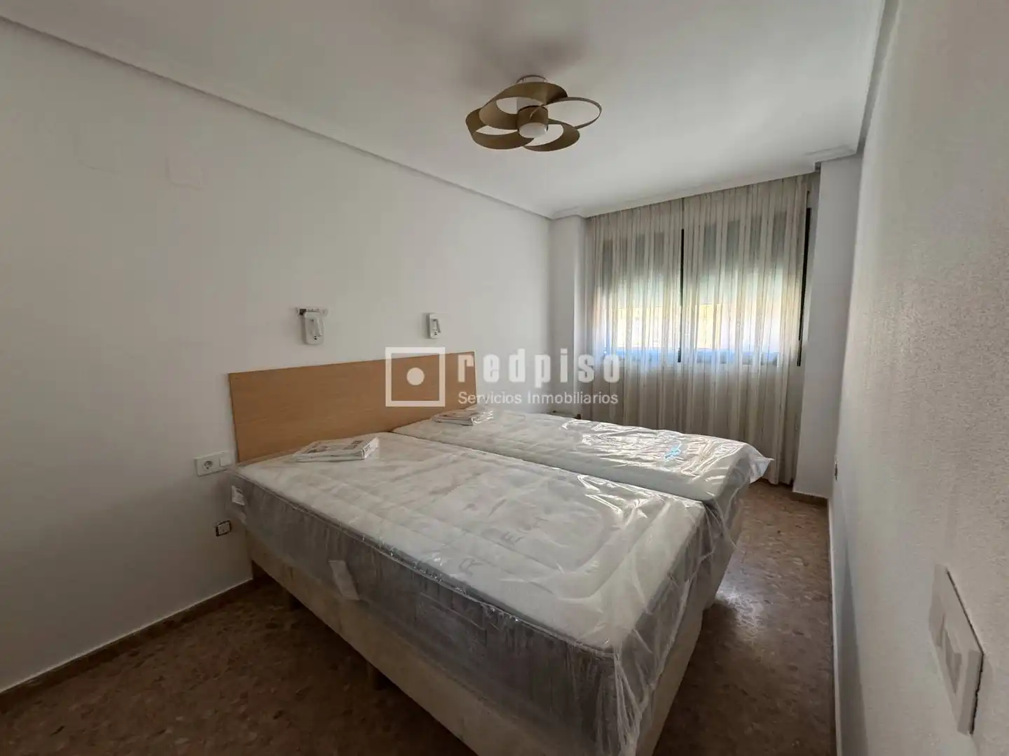 Bedroom of Flat for rent in Valencia  with Air Conditioner, Heating and Private garden