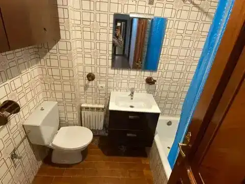 Bany de Pis en venda en Tafalla amb Jardí privat, Parquet i Moblat