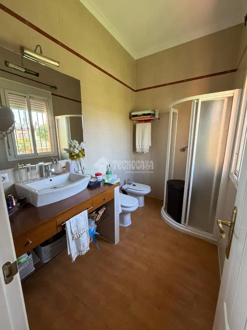 Bany de Casa o xalet en venda en Dos Hermanas amb Aire condicionat