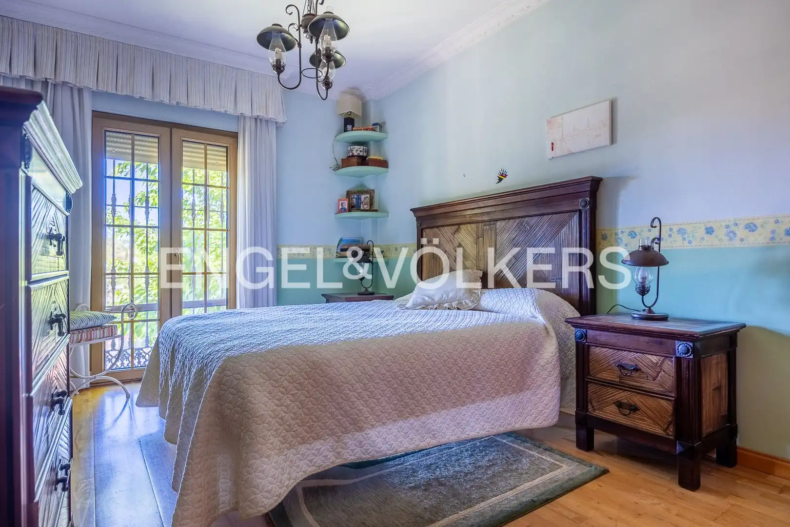 Bedroom of Houses for sale in Sevilla  with Air Conditioner, Heating and Private garden