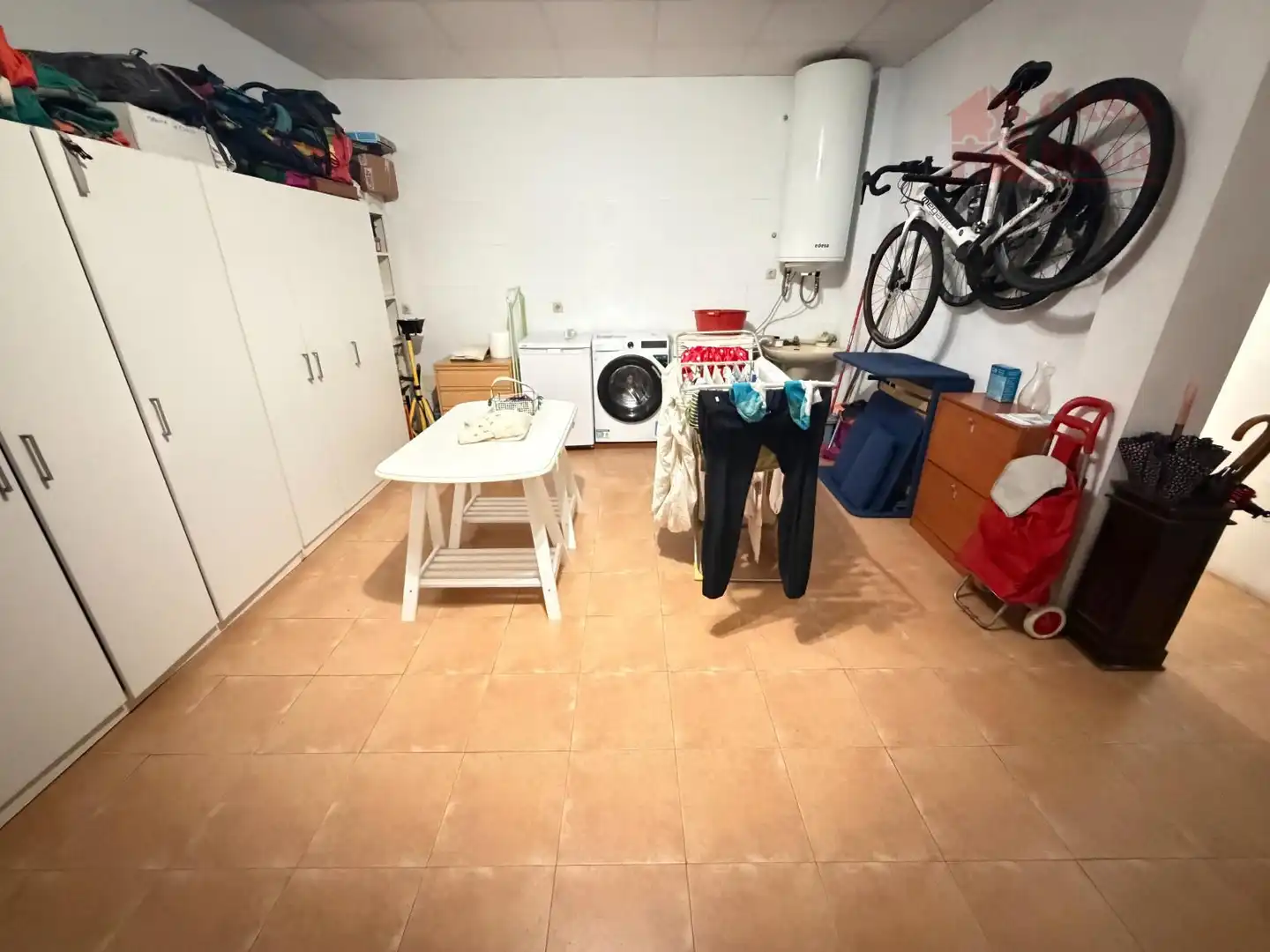 Casa adosada en venda en Cangas  amb Calefacció, Parquet i Traster