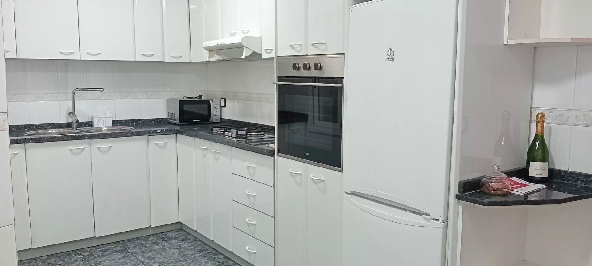 Kitchen of Flat for sale in Reus  with Oven, Washing machine and Balcony