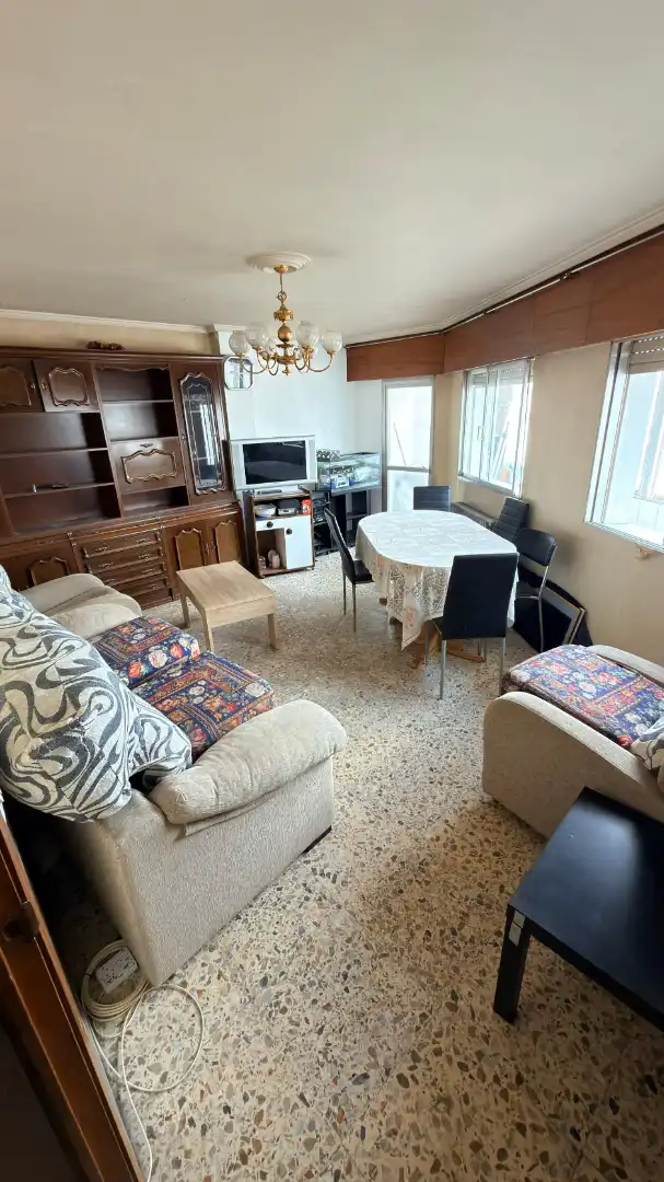 Sala de estar de Piso en venta en Lugo con Calefacción, Trastero y Amueblado