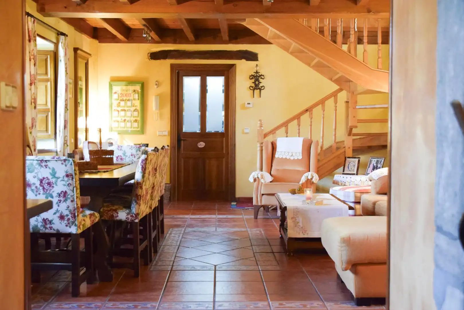 Sala d'estar de Finca rústica en venda en Riello amb Calefacció