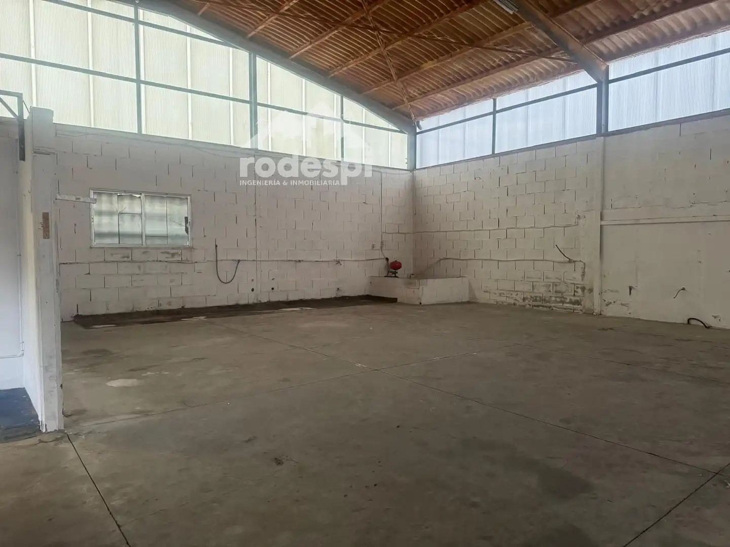 Nave industrial de alquiler en Ponteareas