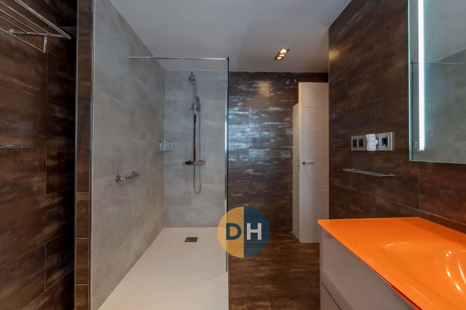 Baño de Ático en venta en Madrid con Aire acondicionado, Calefacción y Parquet