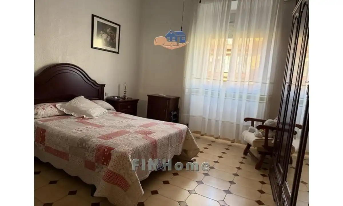 Habitación de Piso de alquiler en Sevilla con Aire acondicionado, Calefacción y Trastero