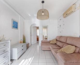 Sala d'estar de Apartament en venda en Torrevieja amb Aire condicionat, Balcó i Piscina comunitària