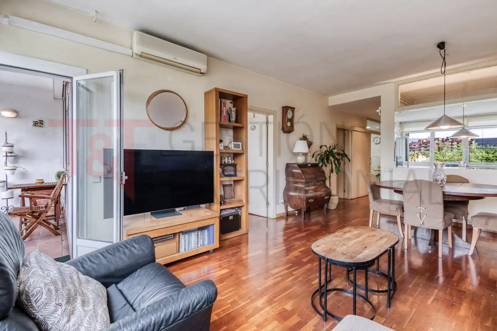 Sala de estar de Piso en venta en Barcelona con Aire acondicionado, Calefacción y Parquet