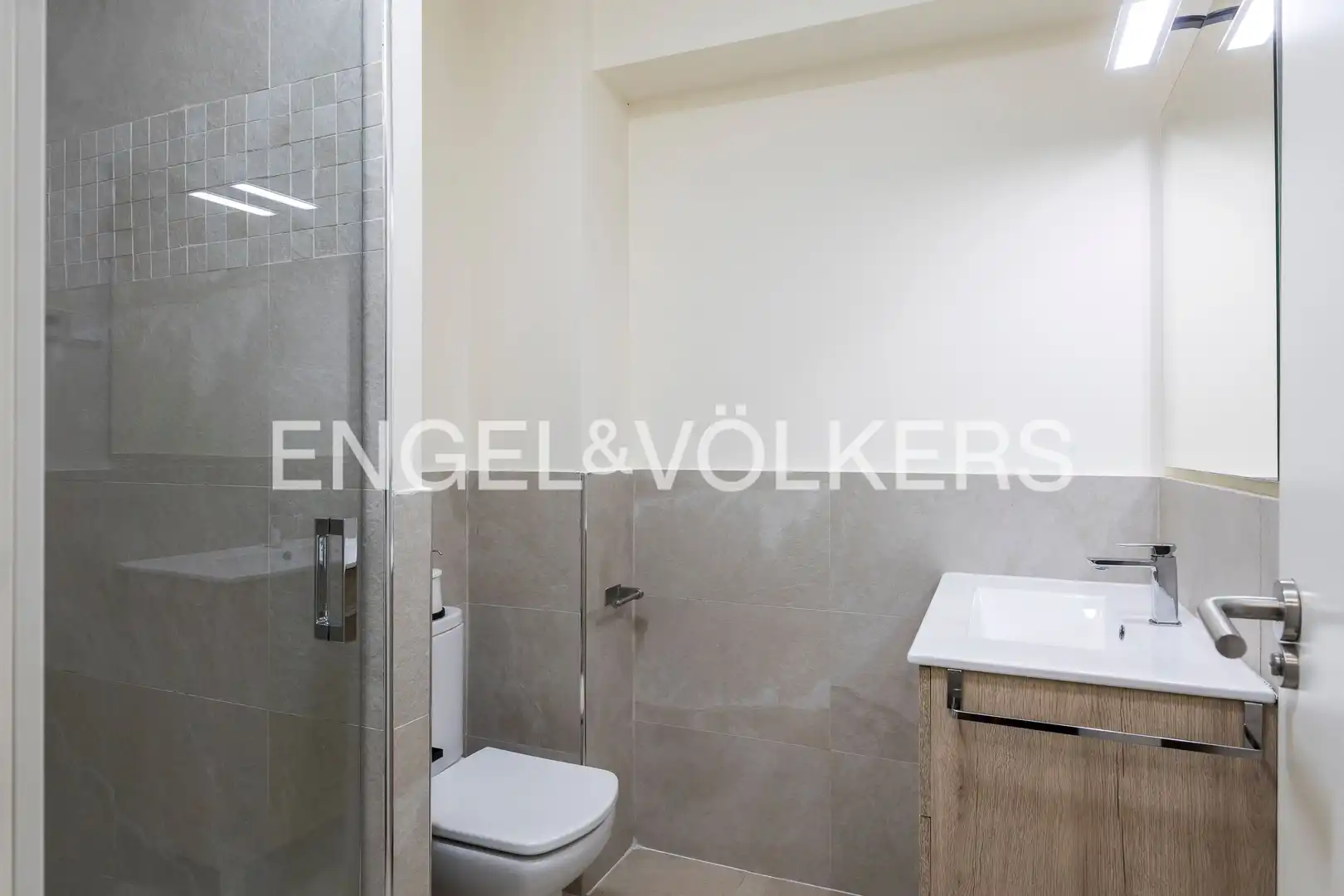Bany de Loft de lloguer en San Sebastián de los Reyes amb Aire condicionat, Calefacció i Piscina