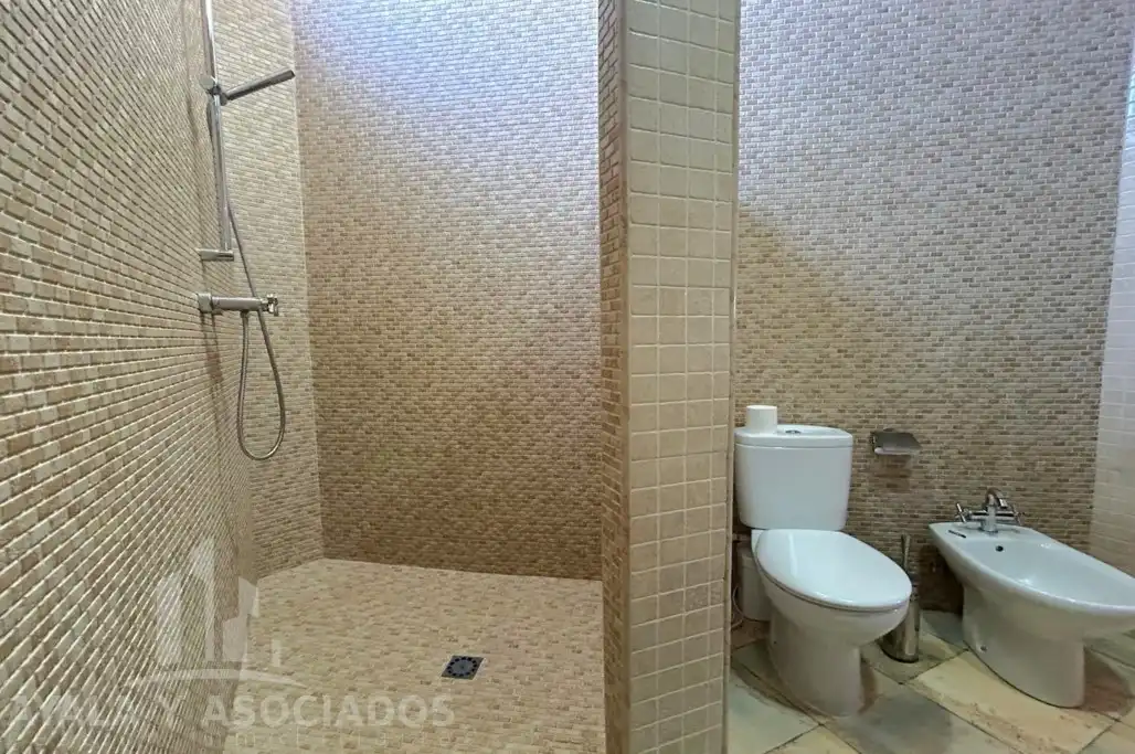Bany de Finca rústica en venda en Cartagena amb Aire condicionat, Calefacció i Jardí privat