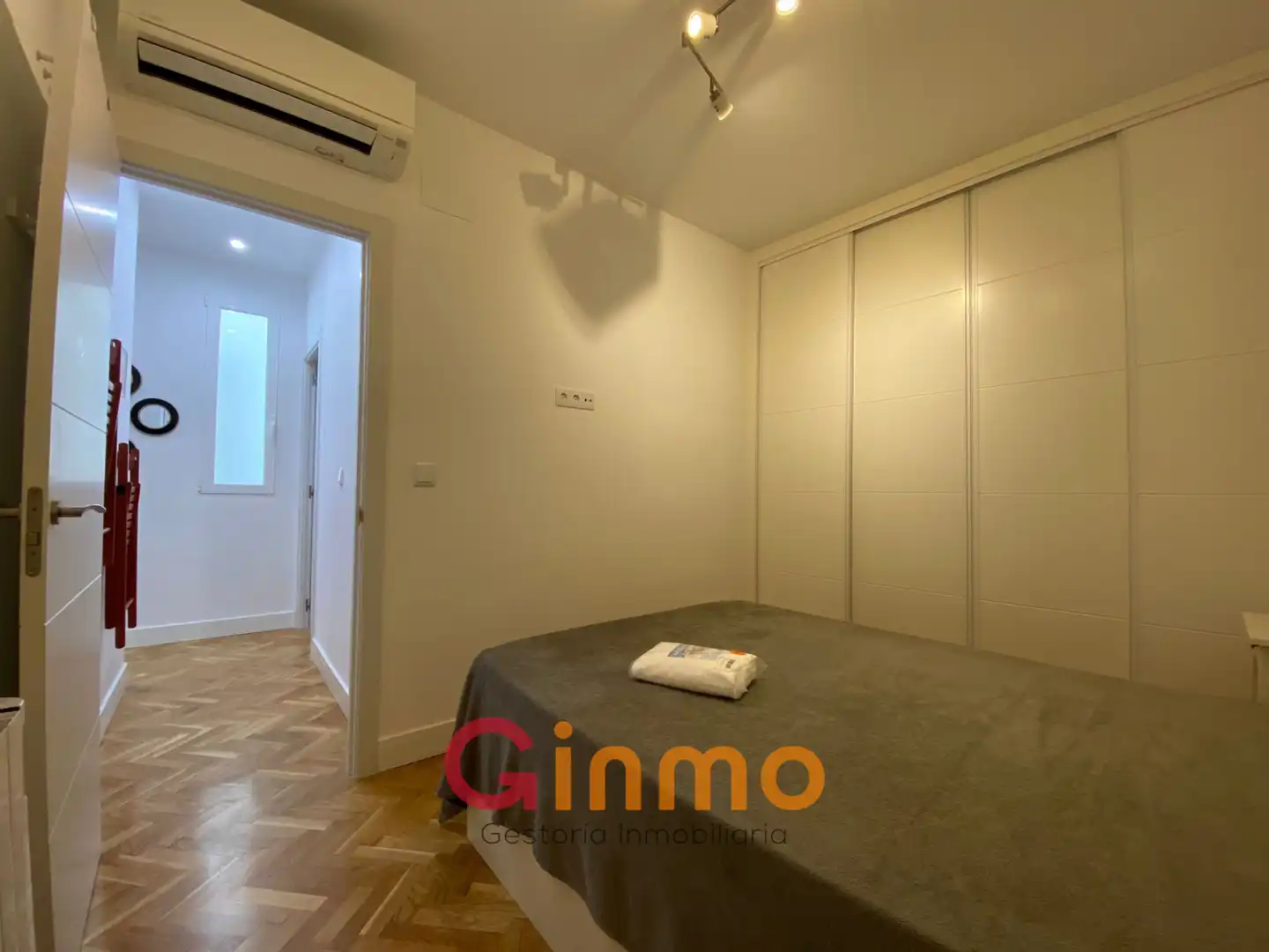 Schlafzimmer von Wohnung zur Miete in Madrid mit Klimaanlage, Möbliert und Ofen