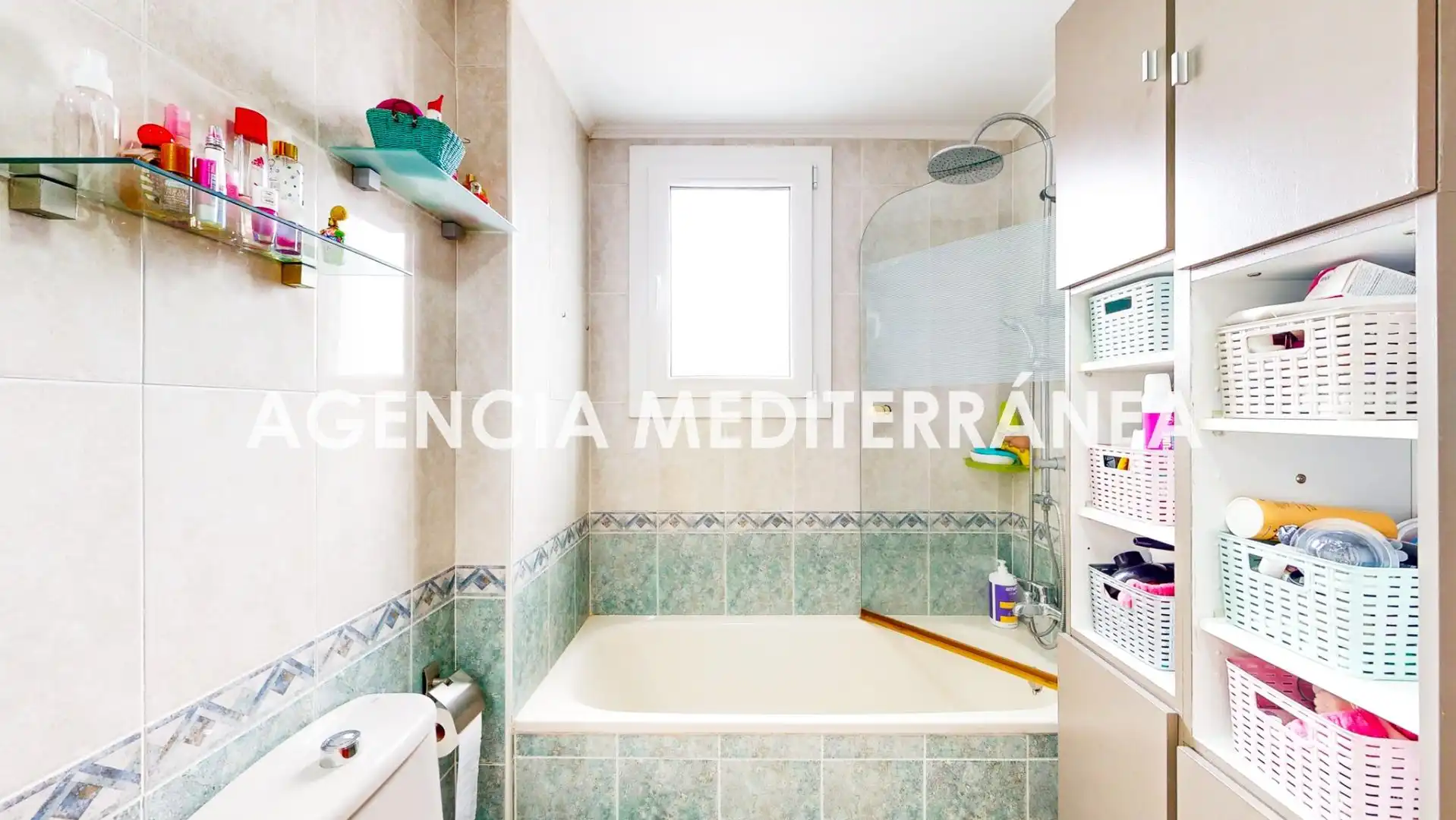 Bathroom of Flat for sale in Alfafar  with Air Conditioner