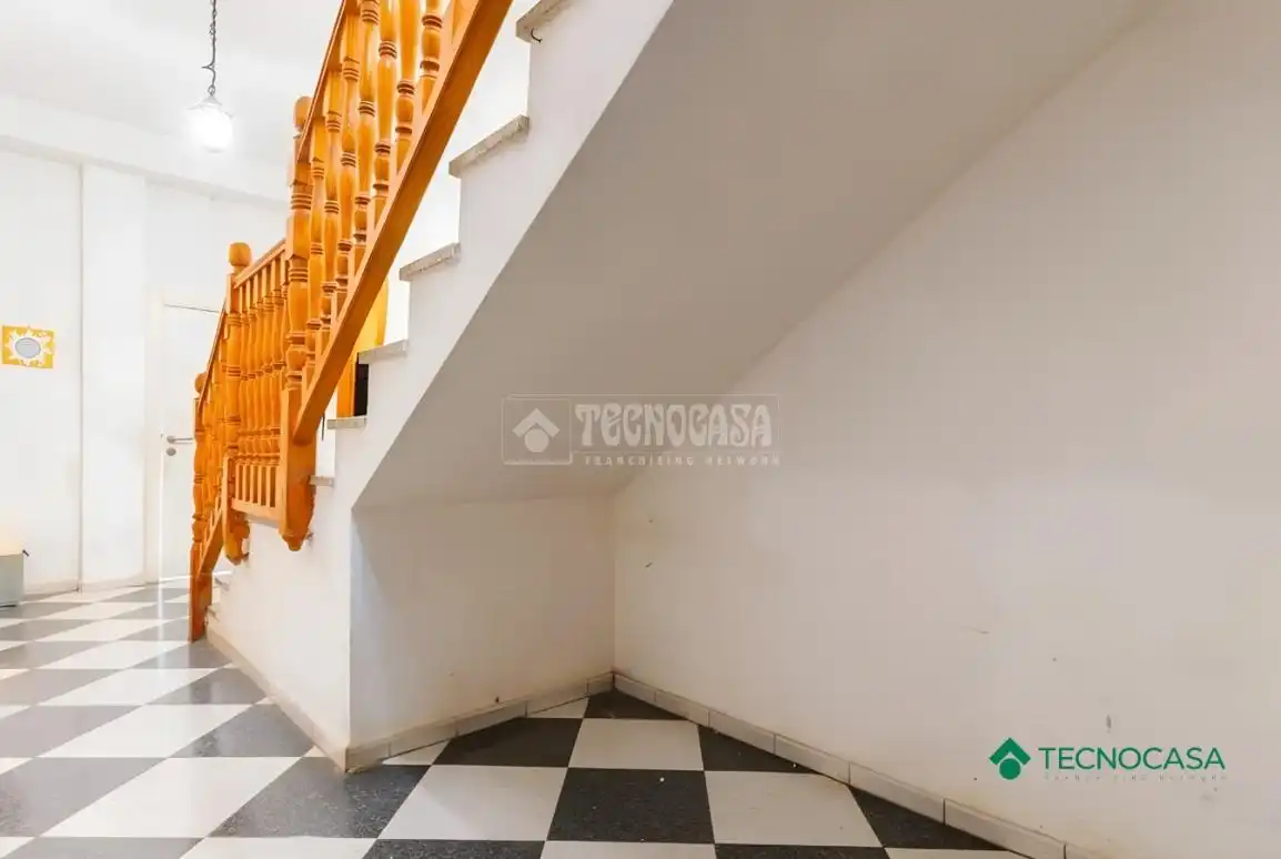 Detached homes for sale in Roquetas de Mar  with Air Conditioner and Terrace