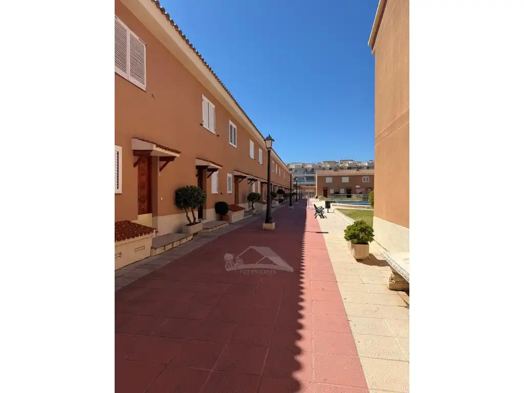 Vista exterior de Casa o xalet en venda en Cambrils amb Piscina comunitària